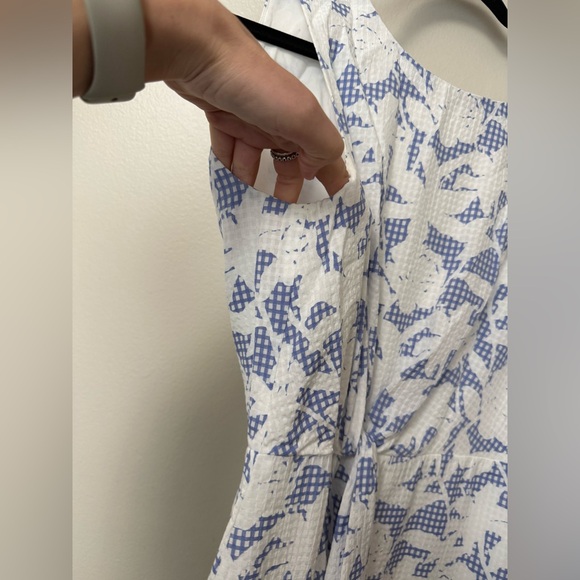 Vineyard Vines Sleeveless White and Blue Floral Tie-Front Midi Dress - Picture 4 of 11